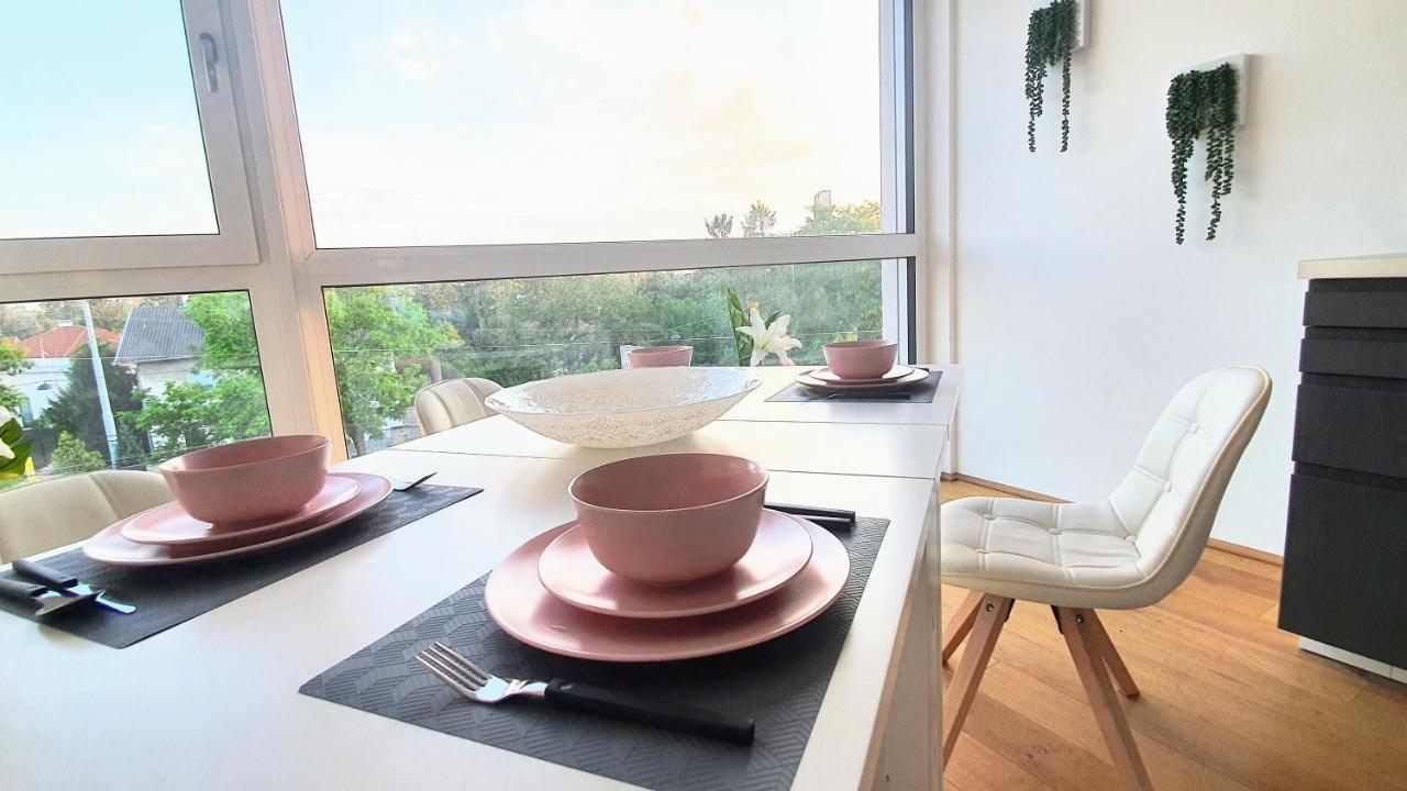 Rooftop Terrace, Free Garage Parking And Pool! Viena Exterior foto